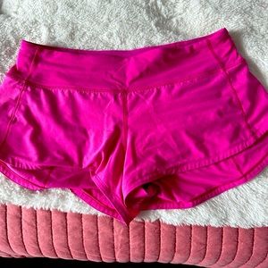 Sonic Pink Speed Up Low-Rise Lined Short 2.5”